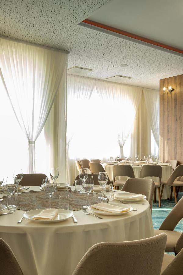 Fiald Hotel & Spa Bacau Luaran gambar