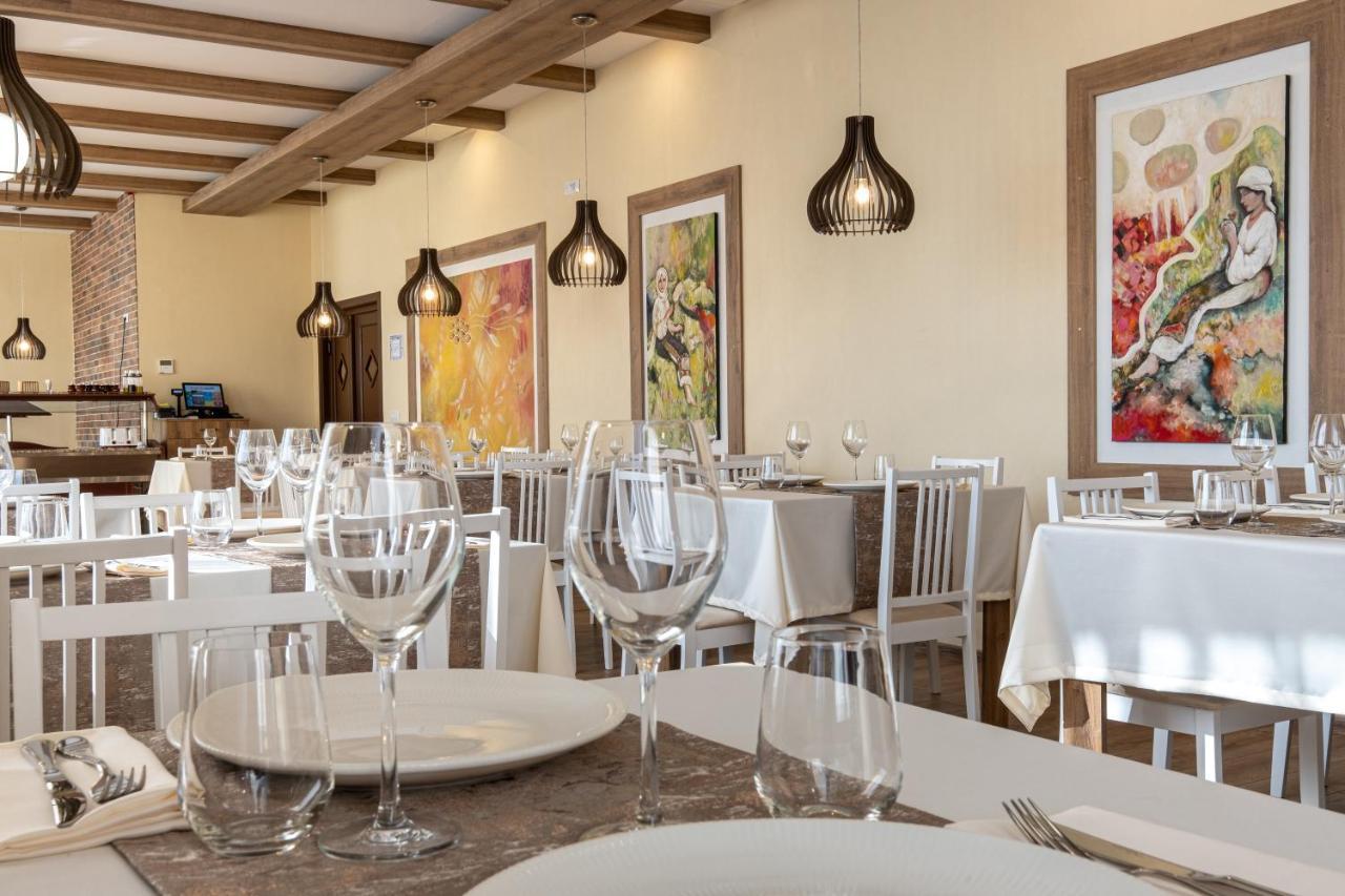 Fiald Hotel & Spa Bacau Luaran gambar